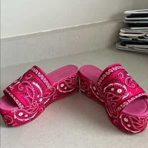 Liliana Fuchsia Paisley Platform Sandals